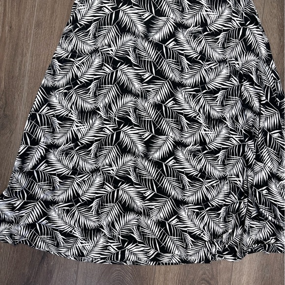 🌿10/$10🌿Old Navy Swing Dress - Picture 2 of 6